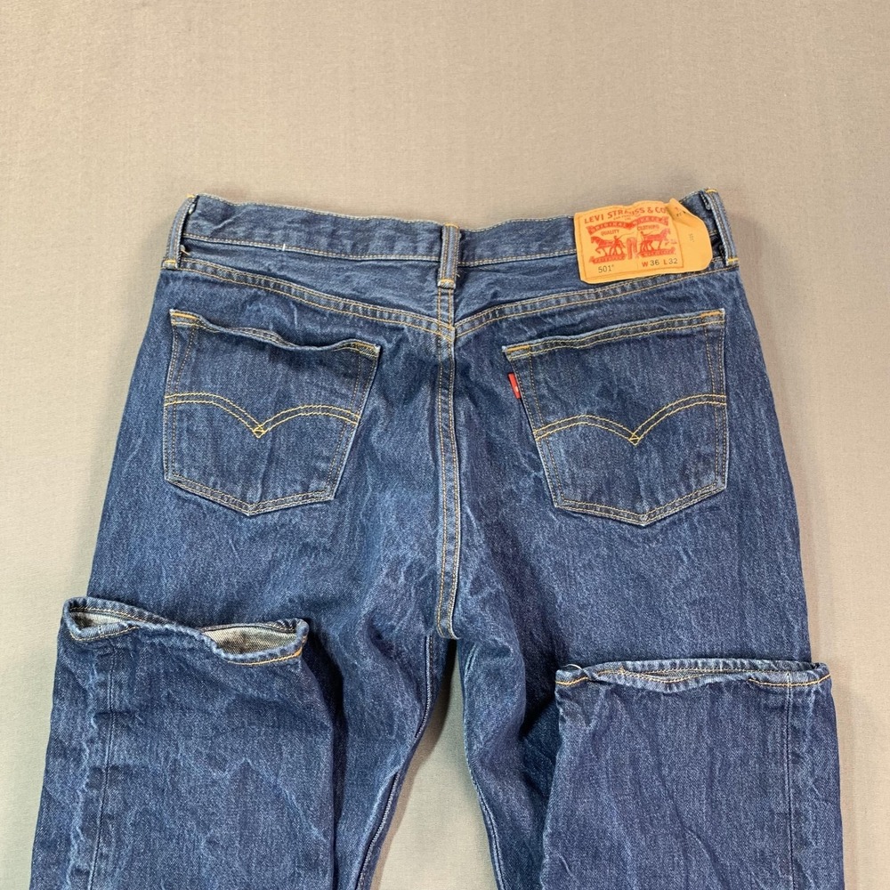 Levis 501 Jeans Men 36x32 (33x31 Fit) Blue Denim Regular Fit Straight Button Fly